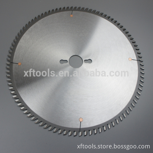 wood ripping circular saw blade used on table saw